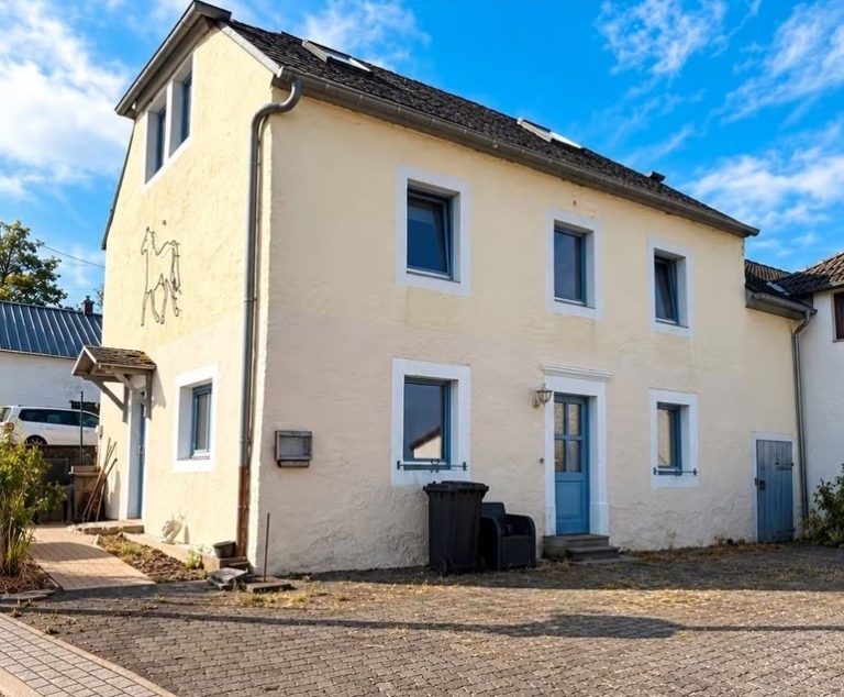 Außenansicht des Reiheneckhauses in Bauler